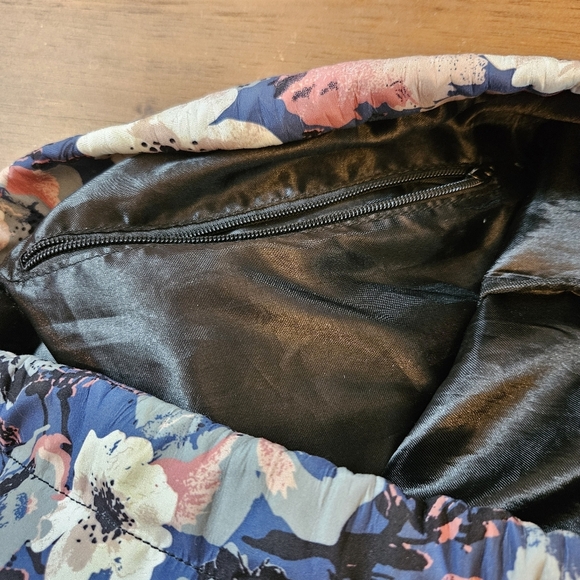 Lightweight Drawstring Floral Backpack Travel Theme Park - Picture 5 of 10